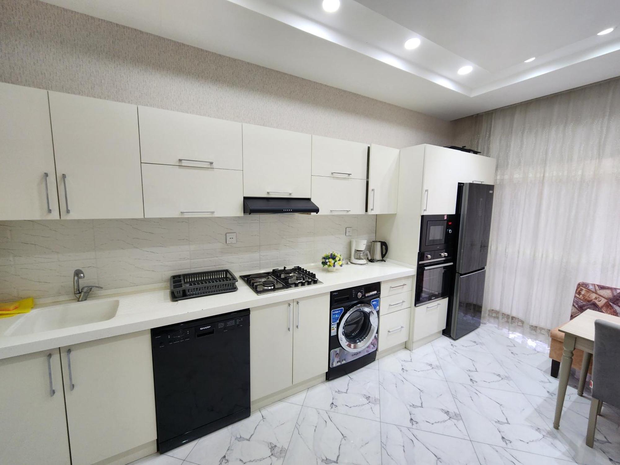 Park Azure Best Apartment Baky Esterno foto